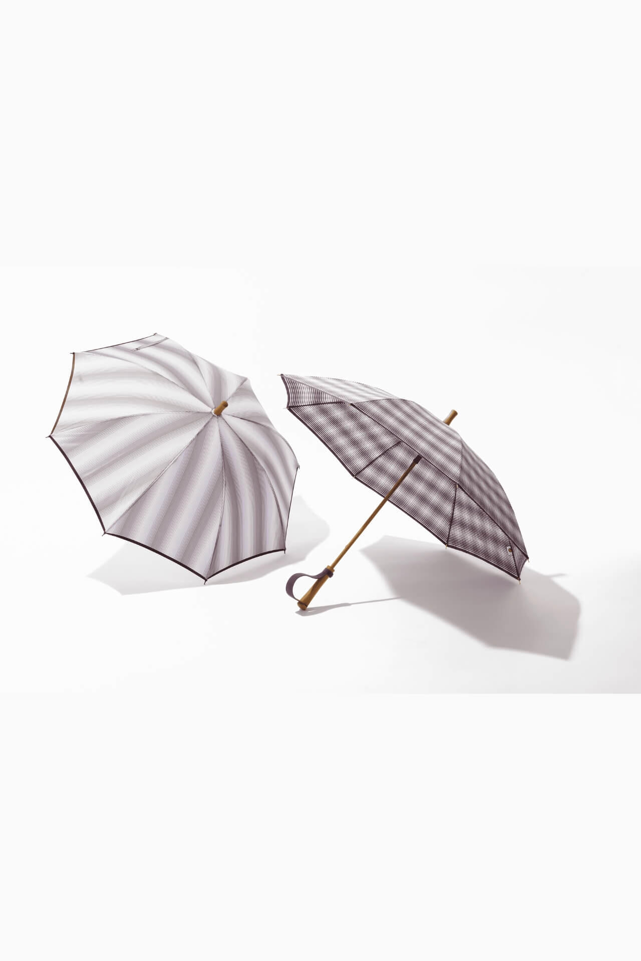 Image:Pair of rain & sun umbrellas  monpluie robe