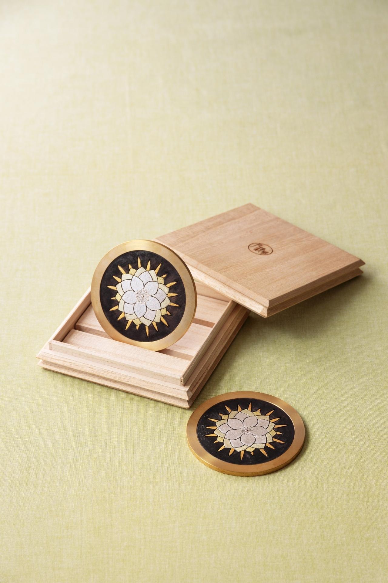 Image:Gekkyoka Hand mirrors