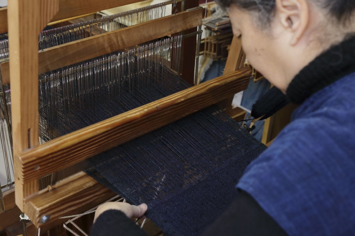 一枚の紬を織るための、大小さまざまな道具。 - 東京手仕事(TOKYO 